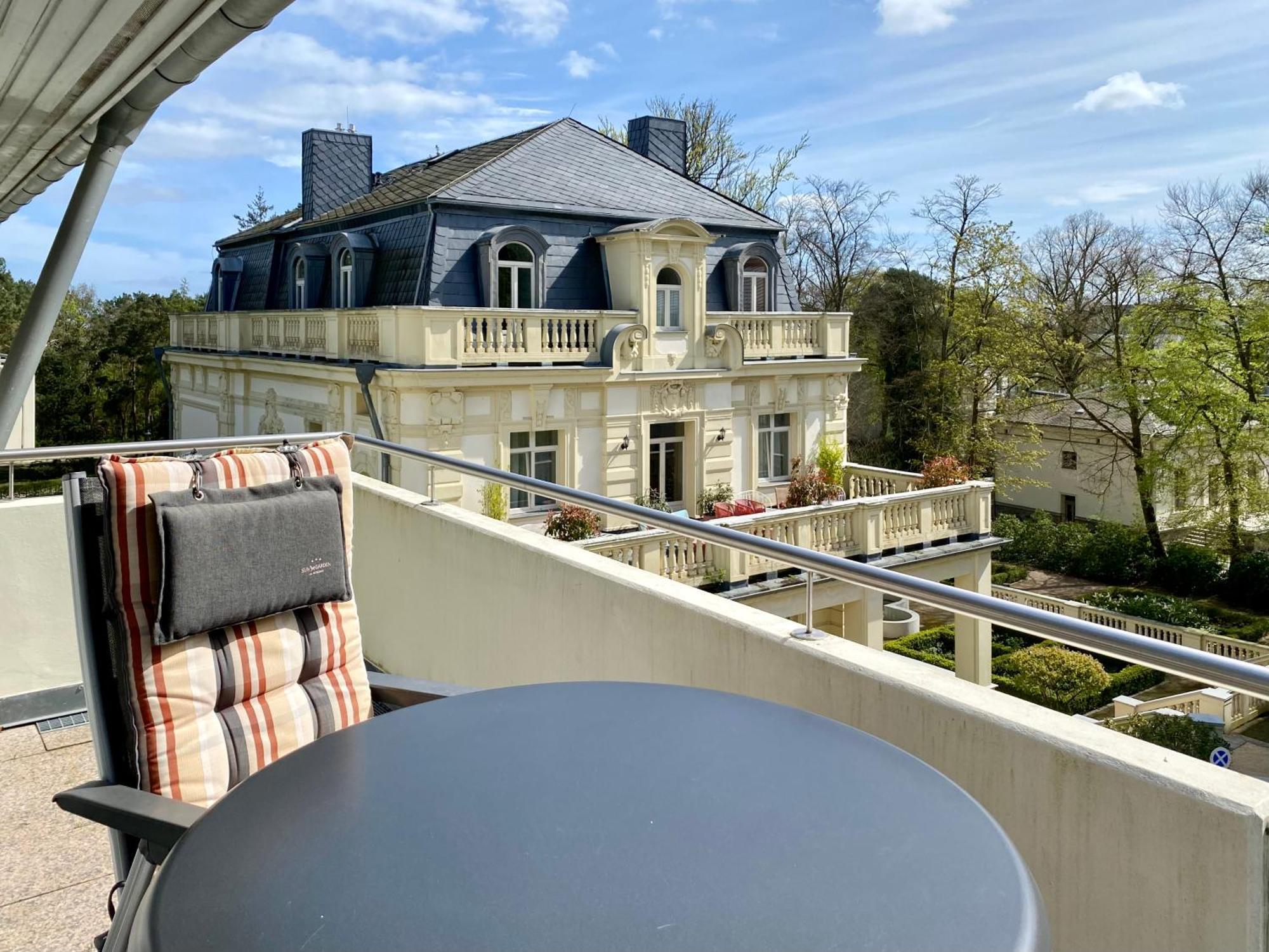 Residenz Bleichroeder - Ferienwohnung Charlotte Heringsdorf  Bagian luar foto